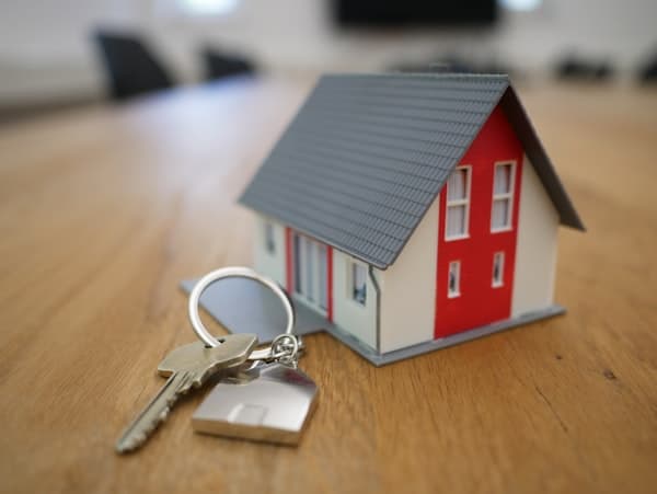 House keys and apartment handover